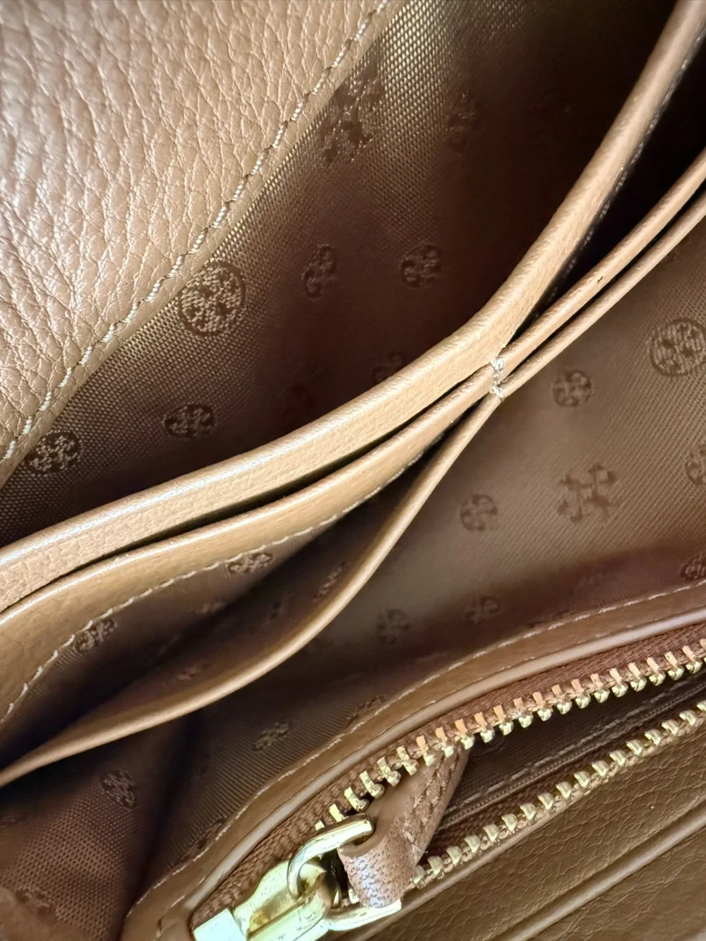Tory Burch Britten Tan Leather Zip Continental Wallet   with Gold Logo